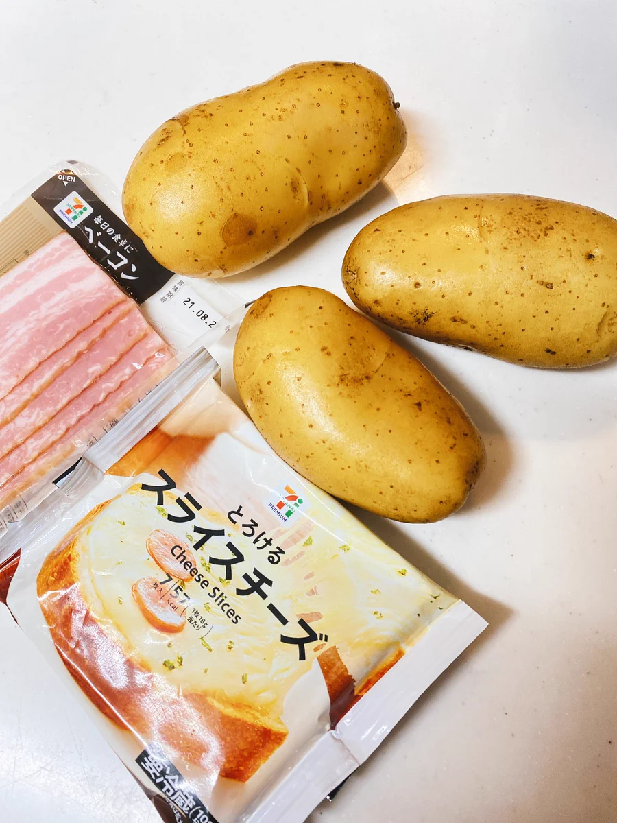 カリカリのチーズ&ベーコンが楽しめる？！オーブンを使った、じゃがいも料理のレシピが話題に！