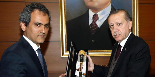 Cumhurbaşkanı Recep Tayyip Erdoğan imzasıyla Resmi Gazete'de yayımlanan karara göre, Milli Eğitim Bakanlığına Bakan Yardımcısı Mahmut Özer atandı.