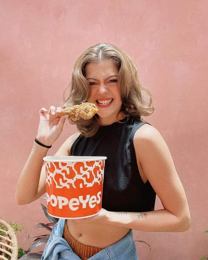 SuerisOFC's tweet photo. @sueanna_dodd 

The perfect friday cheat-day 🍗🧡 @Popeyes https://t.co/SaDnNUhDgy