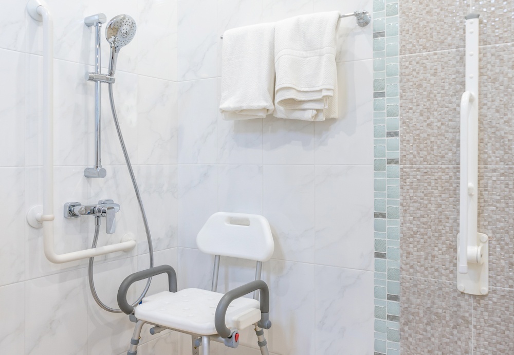 GlosCC's tweet photo. Shower chairs, walking frames, beds, trolleys. Do you have any community equipment from GIS that you don’t need anymore? Help us to help others live independently at home by returning it. Call 01452 520438 or email GISHealthcareCustomerServ@gloucestershire.gov.uk to #HandItBack https://t.co/pVeUIym3LD
