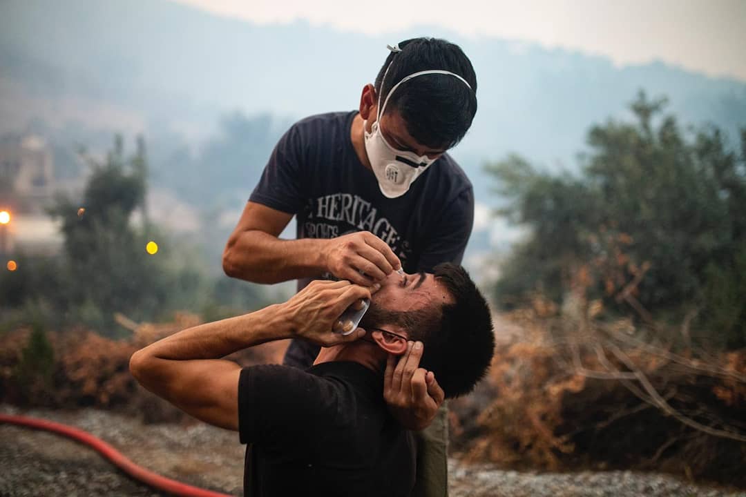 kankaproduction's tweet photo. Muğla'daki orman yangınlarında dayanışmayı fotoğraflayan @CansuYildirann a çok teşekkür ederiz https://t.co/X5WCeisrMU