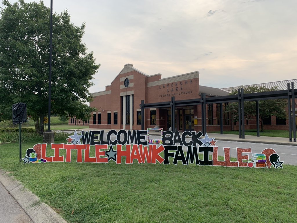 LaurieShoe1's tweet image. Beautiful morning for a first day of school!  So excited to so all our @LLE_Little_Hawk students! #rcschools #firstdayofschool