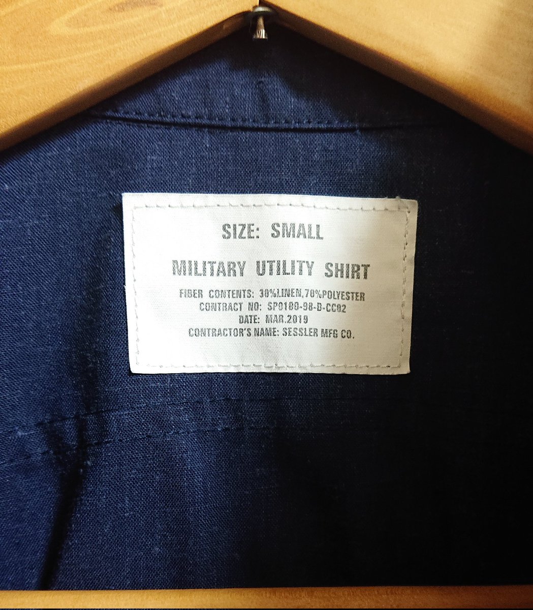 josephine_1214's tweet photo. ミリタリーショップ「スワット」で
買った物①

○SESSLER「MILITARY UTILITY SHIRT」

アメリカ軍が着ていた
#ユーティリティシャツ👚
アメリカ海軍の刺繍とワッペンが施されたデザイン🌊⚓

@fukuoka_swat
#ミリタリーショップスワット
#中田商店 #SESSLER #セスラー #usnavy #ミリタリー #アメカジ https://t.co/FcDQ70BXZi
