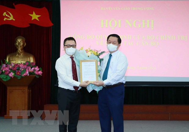 Bộ Chính trị quyết định phân công đồng chí Lê Quốc Minh, Ủy viên Trung ương Đảng, Tổng Biên tập Báo Nhân Dân kiêm giữ chức Phó Trưởng ban Tuyên giáo Trung ương. 
bit.ly/3fEm80t