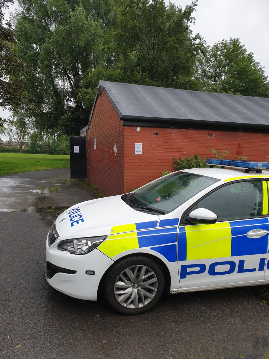 GMPGorton's tweet photo. Great attendance by members of the community today at the Police Crime Surgery in Debdale Aviary. Officers will advertise another one soon. Thank you for attending and we will see you next time. @ManCityCouncil @DebdaleNature @FriendsDebdale @CllrJulieReid https://t.co/0wkIeOuuCh