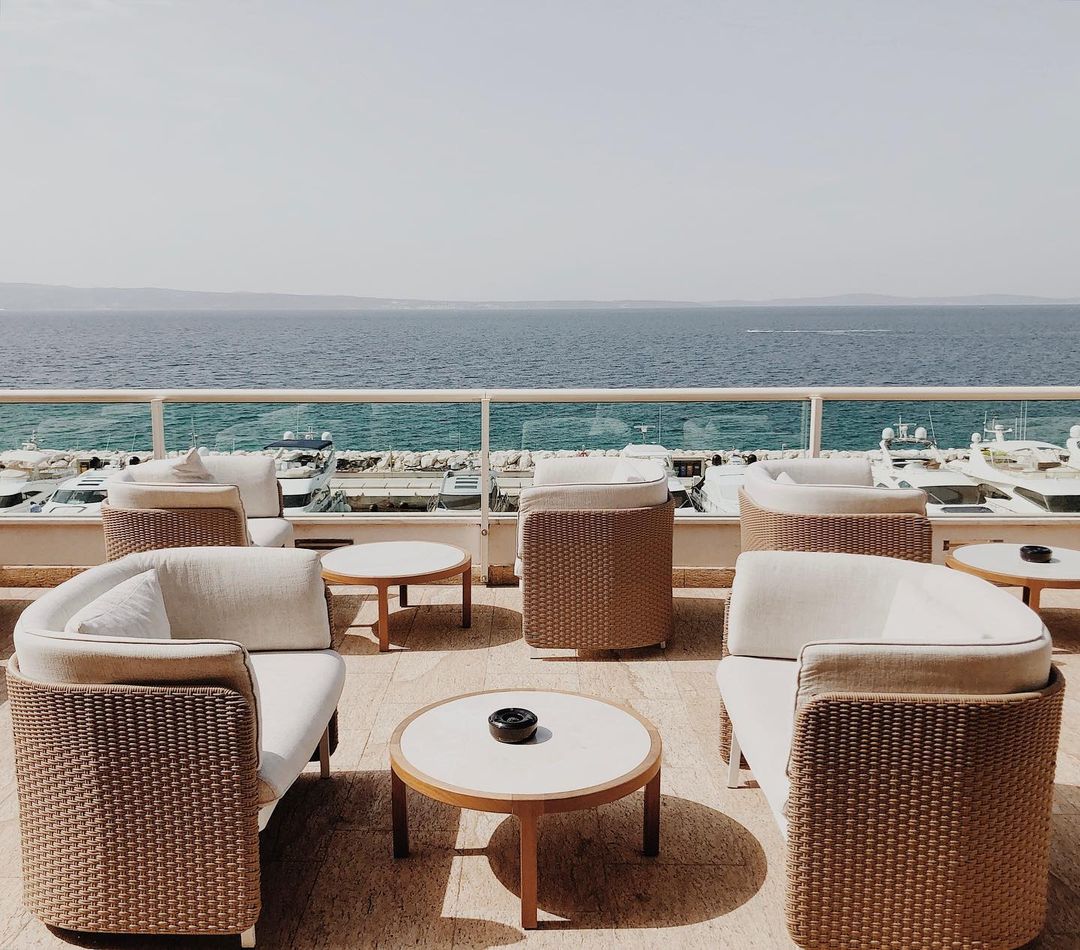 New design deserves a new name - La Vue (Fr. the view).
A terrace bar that celebrates a magnificent view of the Adriatic sea.

Inspired to experience it in person? ➡ bit.ly/32d0nyb

Photo credit:<a href="/amelasvraka/">Amela Svraka</a>

#splitcroatia #LeMeridienHotels #destinationunlocked