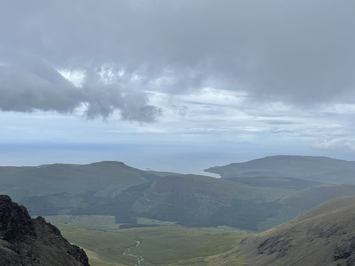 HollyCGHamilton's tweet photo. Did one more, then gave myself a fright and now on strike. I’ve managed 4 out of the 11 #munros on the #cullion and that’s enough for me! https://t.co/zaLrhsaW5M