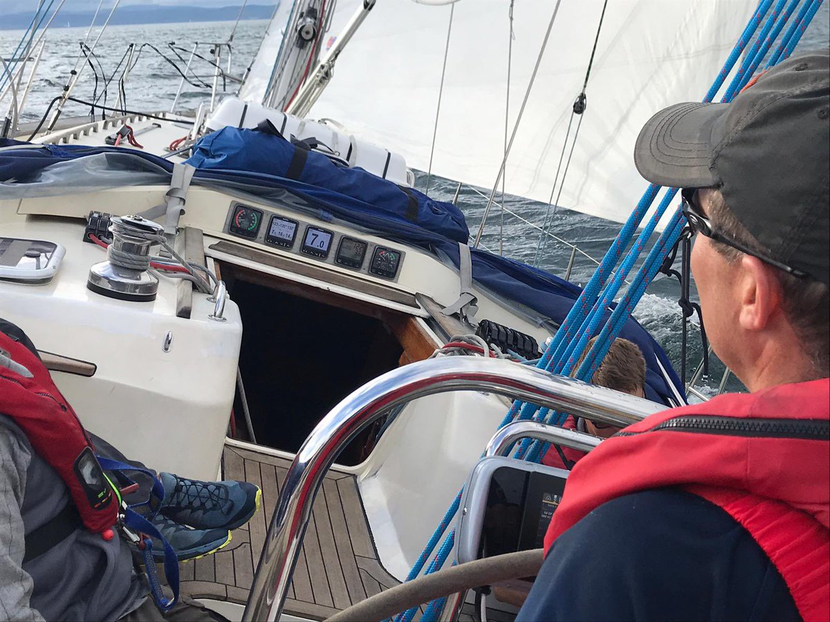 GunnerSailing tweet media