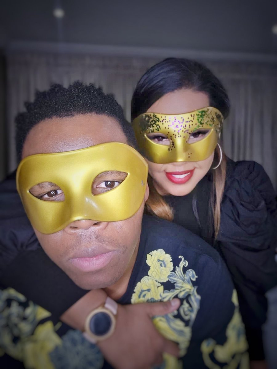 LloydCele's tweet photo. Family #datenight this Sunday, as the #MaskedDancer UK starts at 7pm on #BBCBritSA @Dstv channel 120. Watch the promo here - https://t.co/qVLcjfnG0D @BBCS_Africa

The #celefamily can’t wait … JOIN US ?!

#ad https://t.co/qnHgIv7e4m