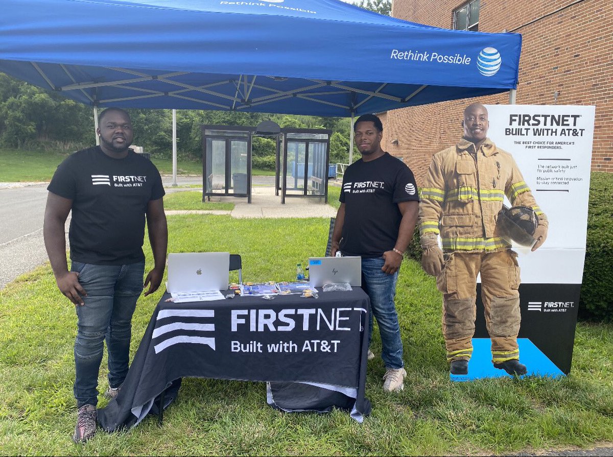 Started the day with @danrosario82 celebrating Mira Vista Hospital’s 100th Day Open ,educating them on @FirstNet #ATT #FirstNet