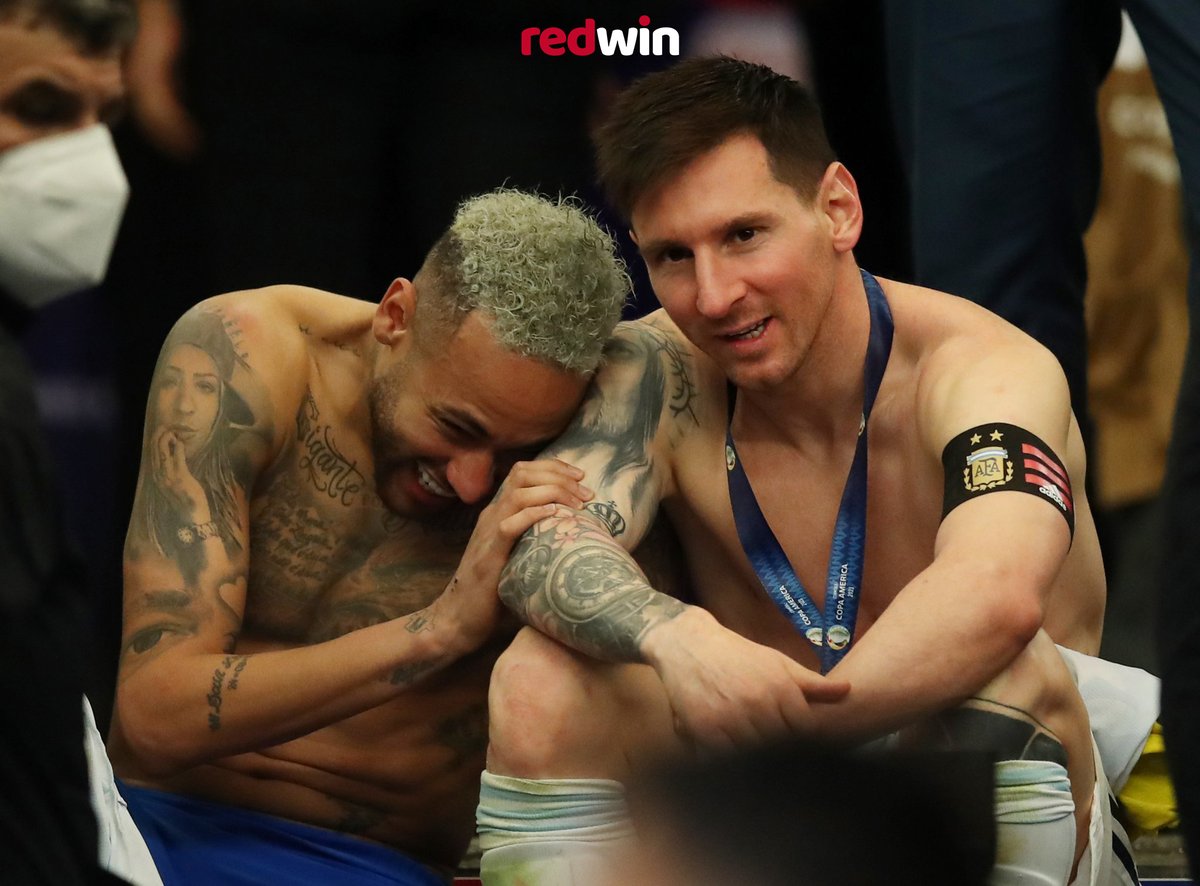 Sizce #LionelMessi hangi kulübe transfer olur?