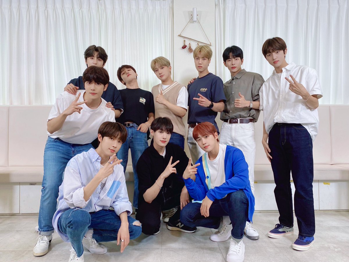 GoldenChild's tweet photo. [📸] 210806 Video Call Event📱

'Ra Pam Pam' 활동 우리의 첫 영통🧡
오랜만에 니스들 만나 너무 행복했어요‼️
함께 해줘서 고마워요 골드니스😍

#GoldenChild #골든차일드 
#GAME_CHANGER #RaPamPam https://t.co/89im1ReuJF