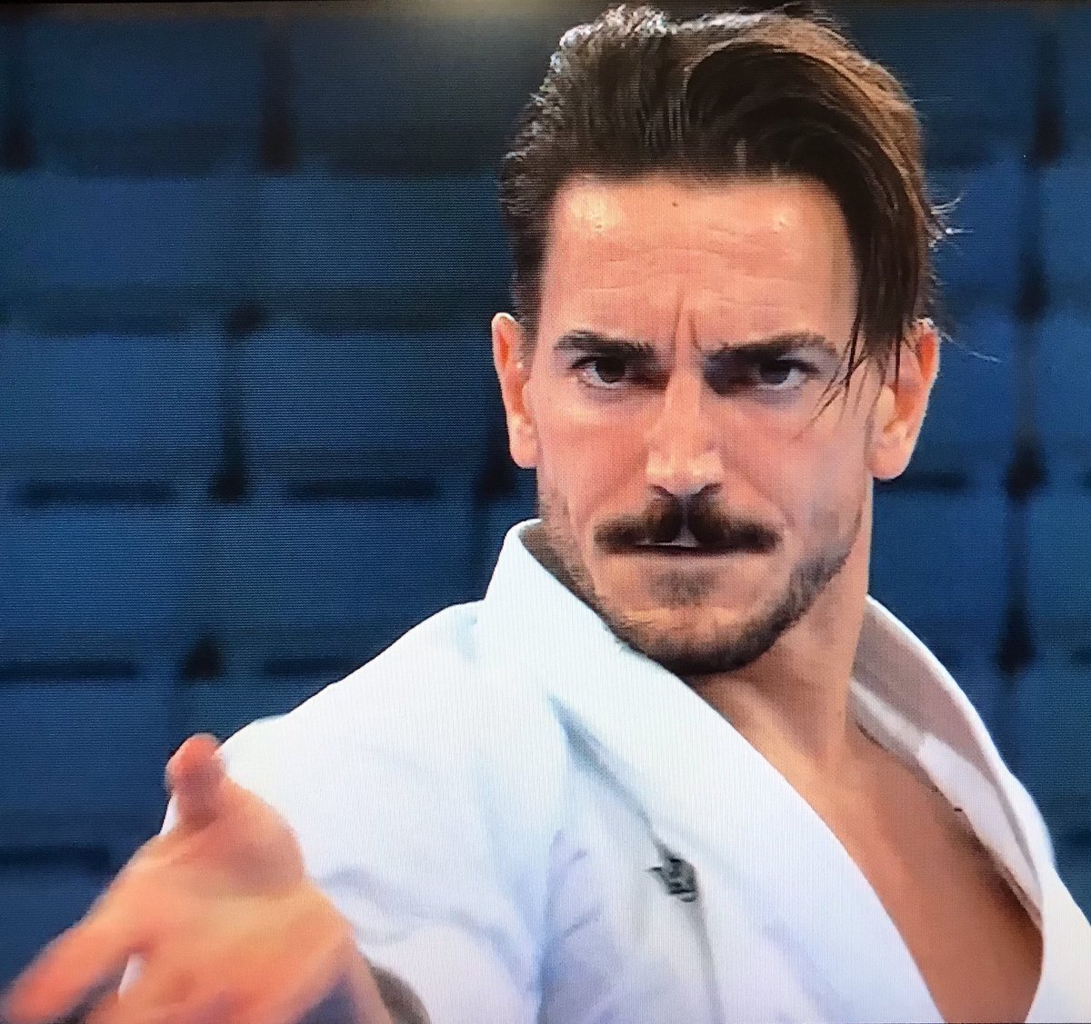 空手男子形銀メダルのダミアン キンテロ選手 顔があまりにもかっこよすぎる 俳優かと思った 閃ハサに出てたよね Togetter