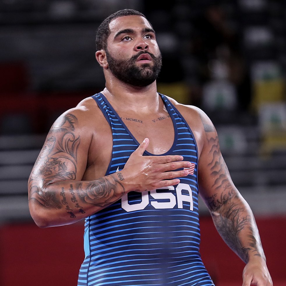 At the buzzer!!! Gable Steveson is your 125kg Olympic Champion! 🥇🇺🇸

@GableSteveson defeats 3x World Champion Petriashvili and becomes the 2nd heavyweight in American history to win the Olympic Games.
