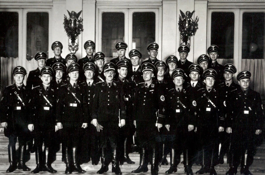 Remember the last time a political party "defunded" local police and centralized power nationally? Only cost the lives of 60,000,000 people. #LiberalismIsTheRealPandemic