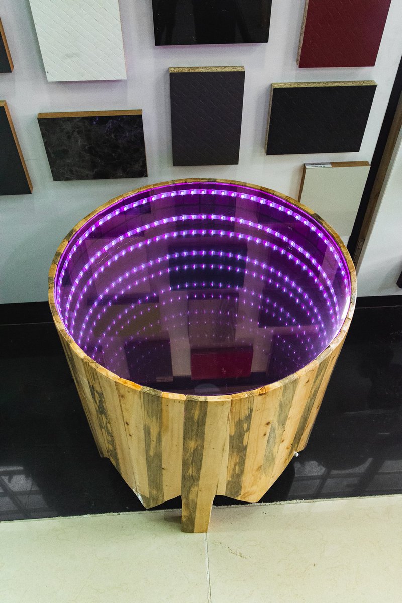 modern_fundi's tweet image. Illusive side table

#infinityTable #coolhomes #funhomes #designthinking  #carpenter