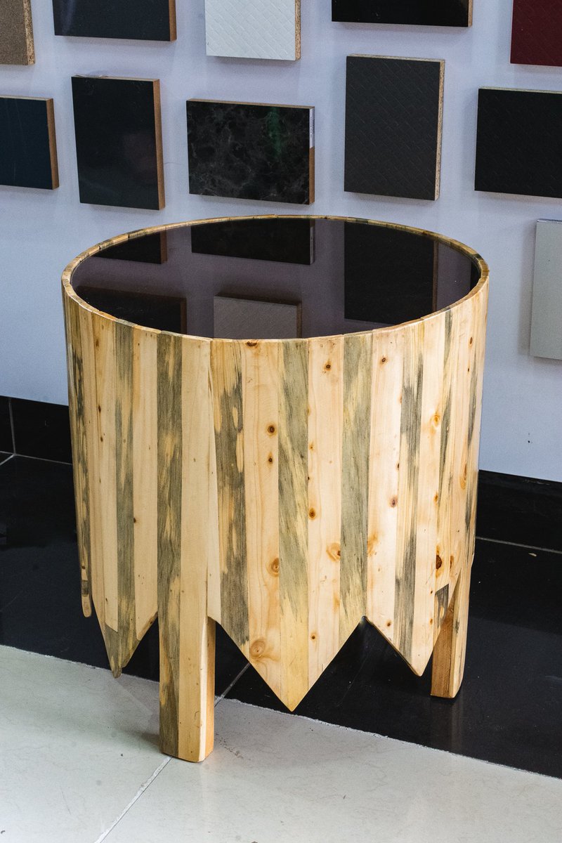 modern_fundi's tweet image. Illusive side table

#infinityTable #coolhomes #funhomes #designthinking  #carpenter