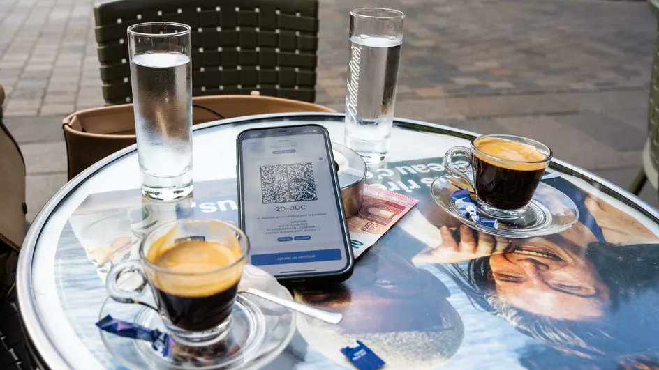 franceinfo tweet media