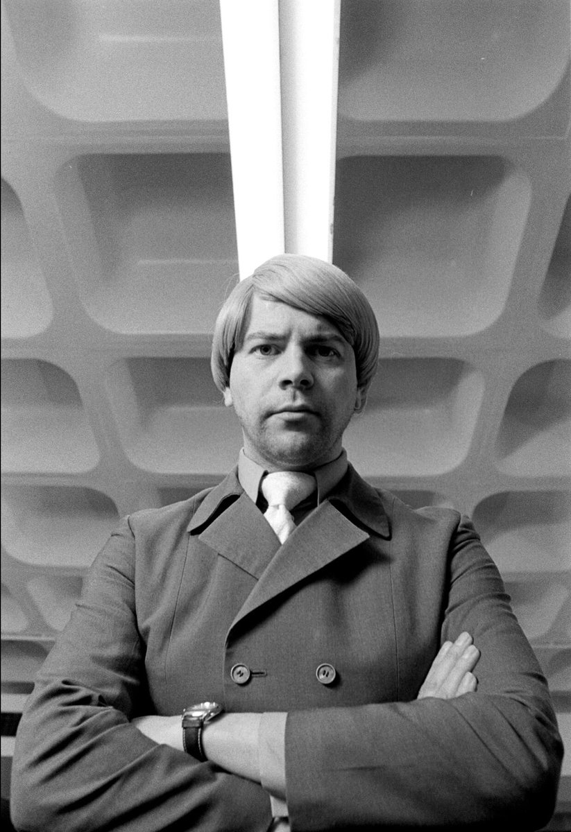 Pic I took of Mike Roberts from The Mike Flowers Pops at Norwich University in ‘96 for NME