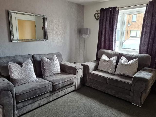 Our best selling Verona grey high back 3+2 sofa set featuring in this customer home🙌 This range is also available in a scatter back design👍 
🏷️ Verona grey high back 3+2 set