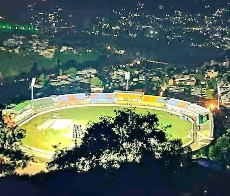 Adnan_Zaheer's tweet photo. A view of same night but different world for #Kashmiris ; Love from Pakistan. 
Kashmir Bleeds Green 💚

Indian Occupied J&amp;K         AzadKashmir https://t.co/Qx88rWdXUH