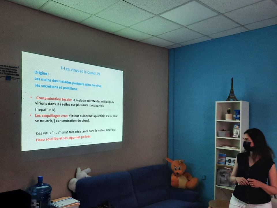 La semaine dernière, Lynda Babaci, formatrice de Biofaq Laboratoire, est intervenue au Refuge de #Montpellier pour sensibiliser les jeunes hébergé.e.s mais aussi les salarié.e.s et les bénévoles de la délégation de l’Hérault sur l’hygiène et la sécurité alimentaire.