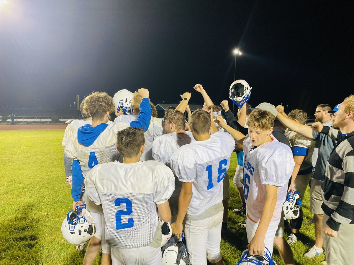 coach_king_ohs's tweet image. Great night last night with our Midnight Madness! Physical practice get the pads broken in! Playing under those lights makes you realize how close we are to game time! #WeTheDogs #junkyarddogs #dogstrong #14days