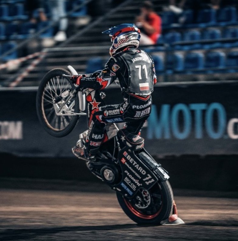 rturito46's tweet photo. Lecimy 🤘🤘#LublinSGP 🇵🇱
Go #magic71 https://t.co/7dObWTAFsk