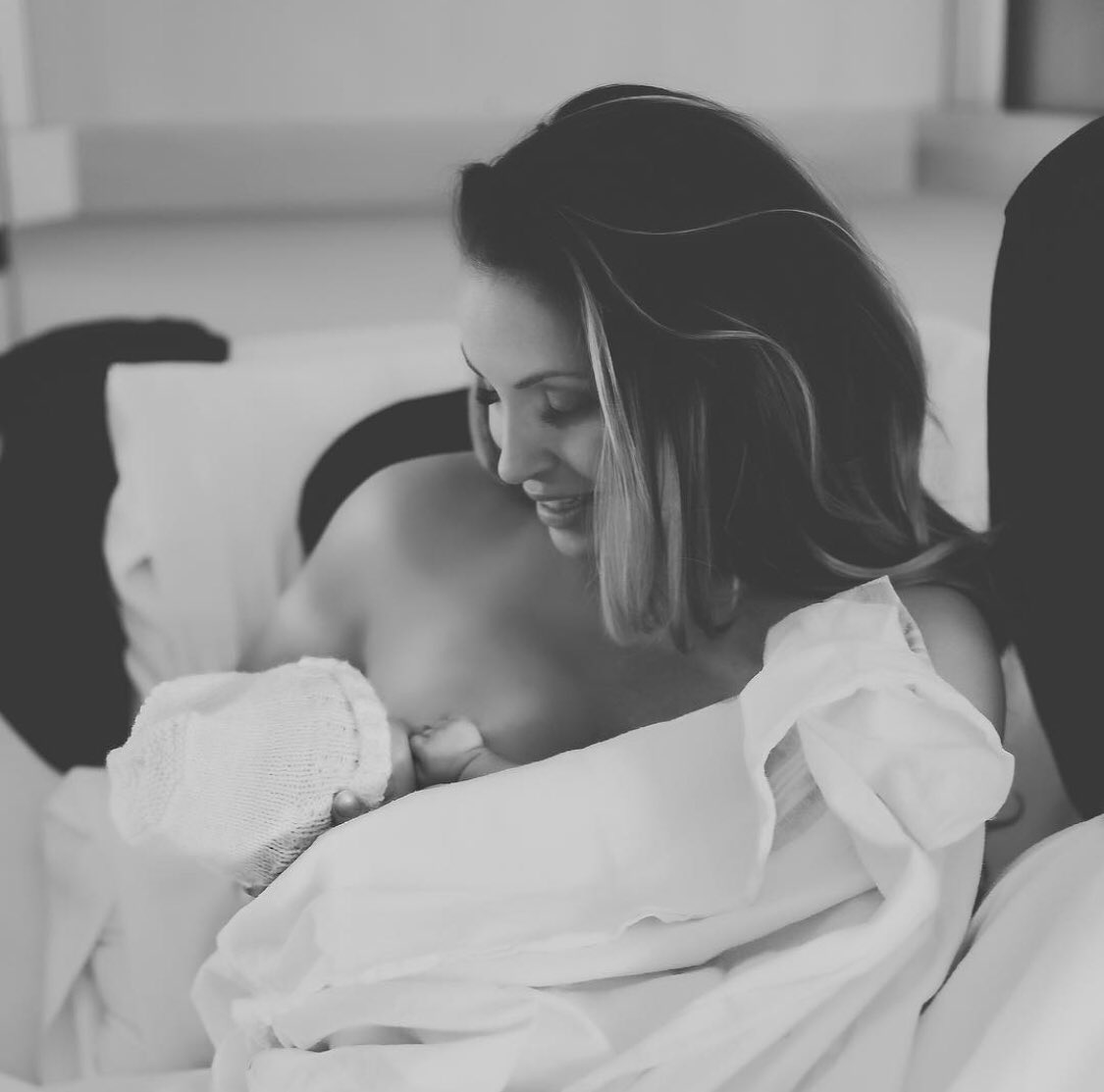 WWE Legend Trish Stratus Raise Awareness With Multiple Breastfeeding Photos 3