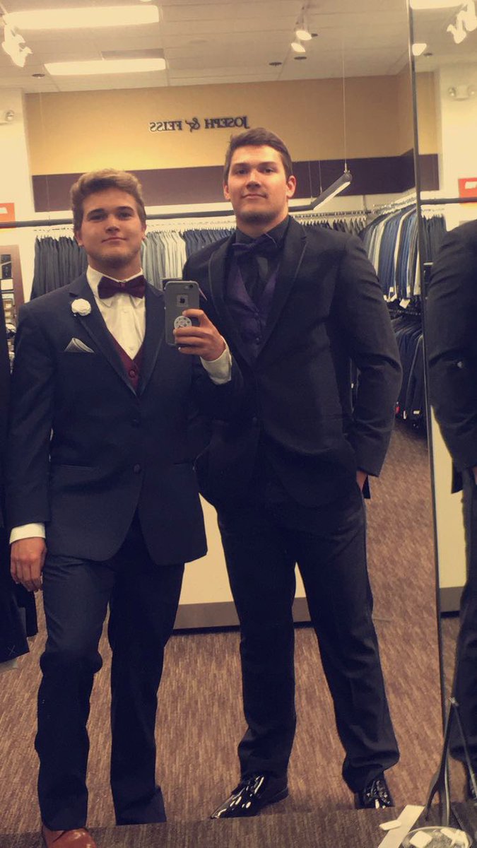 lilbeefy32's tweet photo. Happy birthday to the worst batter to step up to the plate. Have a good day man! @Keithtraylor11 https://t.co/24EXa4ze6W