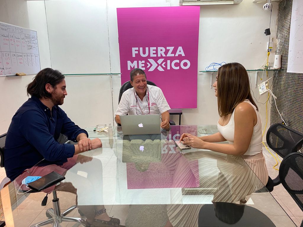 La unión hace la fuerza, plenamente convencidos de esto, nuestros próximos regidores del municipio de Benito Juárez, Alma Elena Reynoso Zambrano y Oscar Alberto Rebora Aguilera se reunieron con el Presidente del Comité Ejecutivo Estatal de #FXM en #QuintanaRoo Mauricio Espinoza.