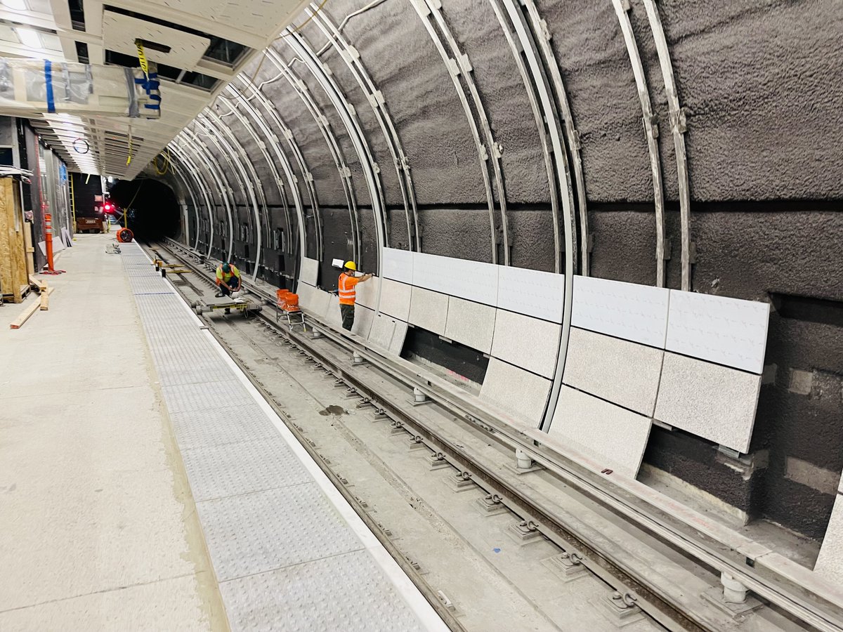 Click on the link below to see this week's construction progress photos with captions on Flickr! 🚧

flic.kr/s/aHsmWmmkfe