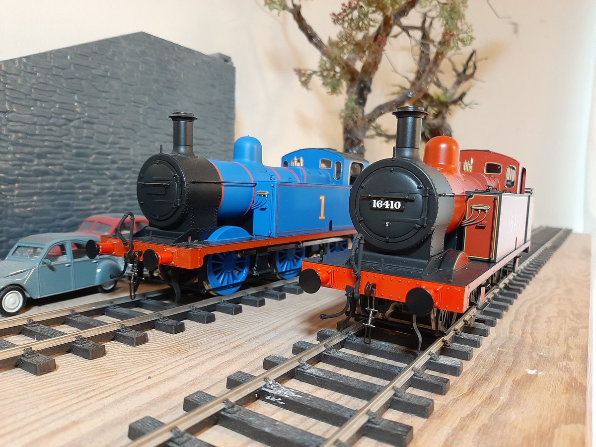 tomsmodelcorner's tweet photo. Because I thought I was going to get asked to do this.
Face by @RealMrTreeMan
#tomsmodellingcorner #ogauge #modelrailway #thomasthetankengine #trainswithfaces #3fjinty https://t.co/81zZ6c56vm