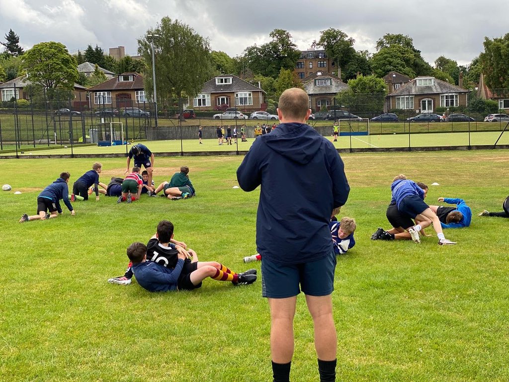 OnsidePerform's tweet photo. Kings & Pawns ๐โ
A crowd favourite at camp. A fantastic game to develop contact technique and confident in the tackle.
Who would like to know how to play it? ๐ค
#GetOnside #OnsideRugbyPerformance #OnsideRugby #rugbyskills #rugbyskillscoach #rugbyskillsdevelopment #rugbygame https://t.co/RbTap7vMsm