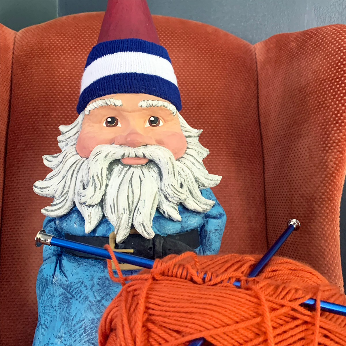 RoamingGnomee's tweet photo. I may be more of a cannonballer than a diver, but I can knit a mean hat. Want to match, @TomDaley1994 ? https://t.co/r4AtSZJZaX