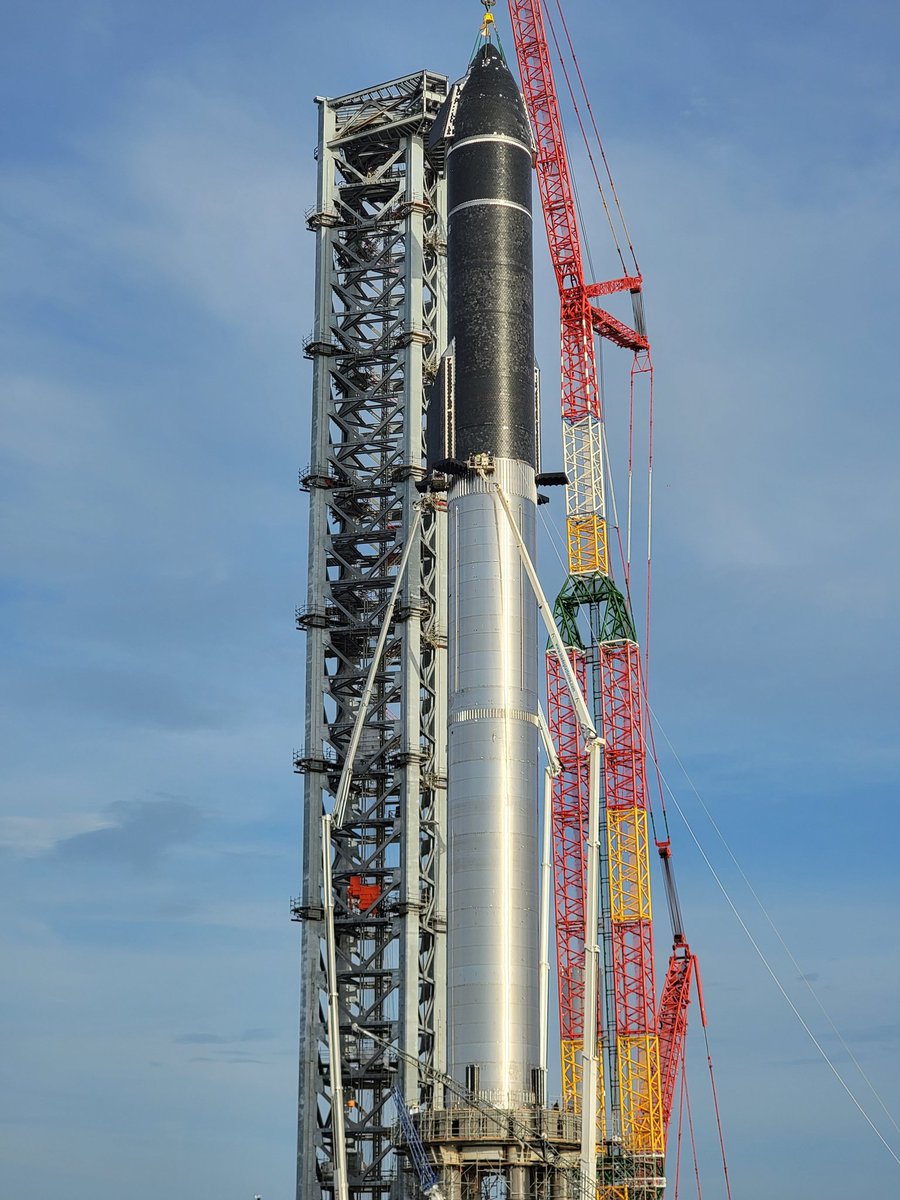 SpXenFR's tweet image. Mesdames et messieurs, Starship : le lanceur de tous les superlatifs. 🔥😍
6 Août 2021. 

(📸 @StarshipGazer)