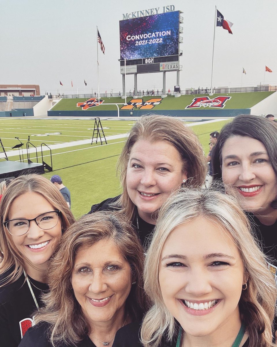 So blessed to work with these ladies! 🐻#4thgrade #bennettbears #convocation