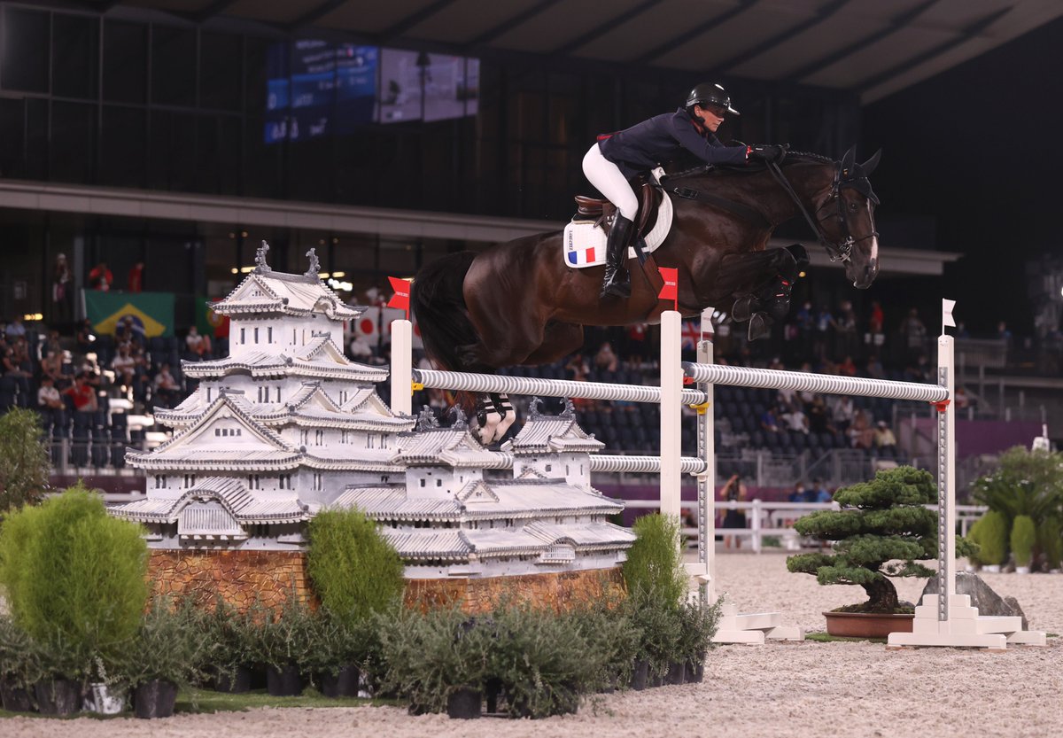 🚨🇫🇷 Nos cavaliers en finale du saut d'obstacles par équipe ! Nos champions olympiques en titre ont terminé 6e des qualifications 🏇 #AllezLesBleus #Tokyo2020