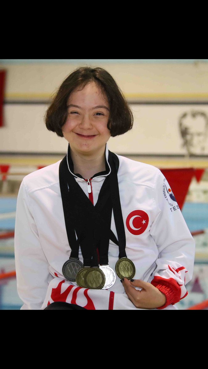 #downsendry Ege üniversiteli milli bir sporcuyum. Hedefime adım adım ilerlemenin mutlulugundayım.😍kocaman sevgiler #lifeguard