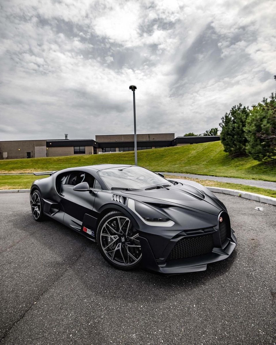 DailyCarlife's tweet photo. Bugatti Divo https://t.co/r0093wlwnN