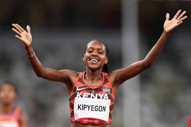 JoyDoreenBiira's tweet photo. Faith Kipyegon - #Kenya 🇰🇪 1500M
Joshua Cheptegei - #Uganda 🇺🇬 5000M

How better can a day get 🙌🏽 😍
#Olympics https://t.co/aPqD2YiZMM