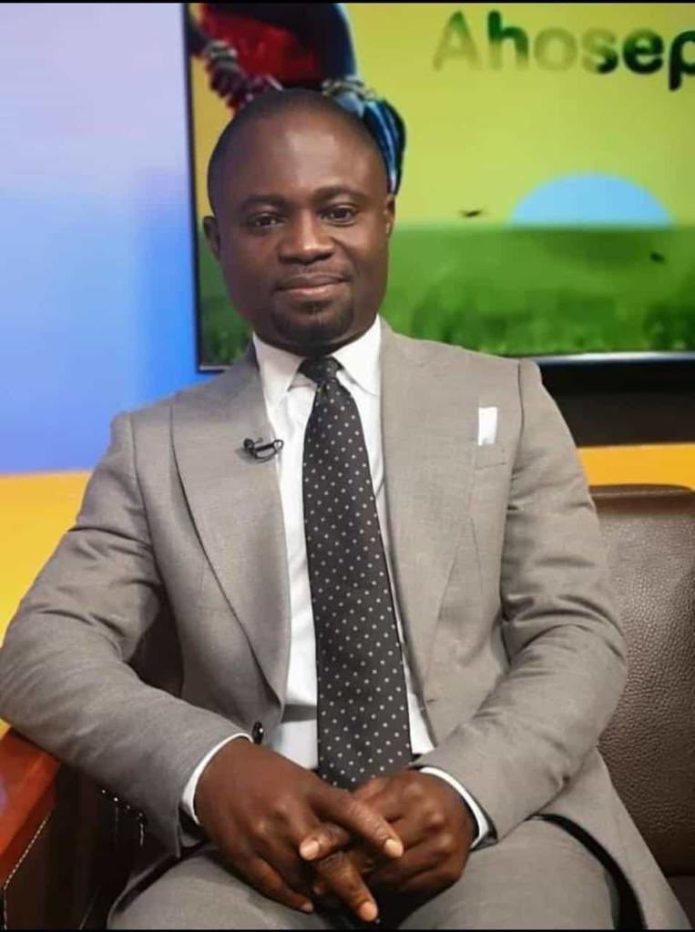 AnnanPerry's tweet photo. Kwabena Mintah Akandoh,Mp for Juaboso championed the fight against the procurement of the overpriced Sputnik V vaccines.
And now,the bipartisan committee has ordered the finance minister to recover the over Ghs 16m paid.
Thank you sir. https://t.co/057XSf57e9