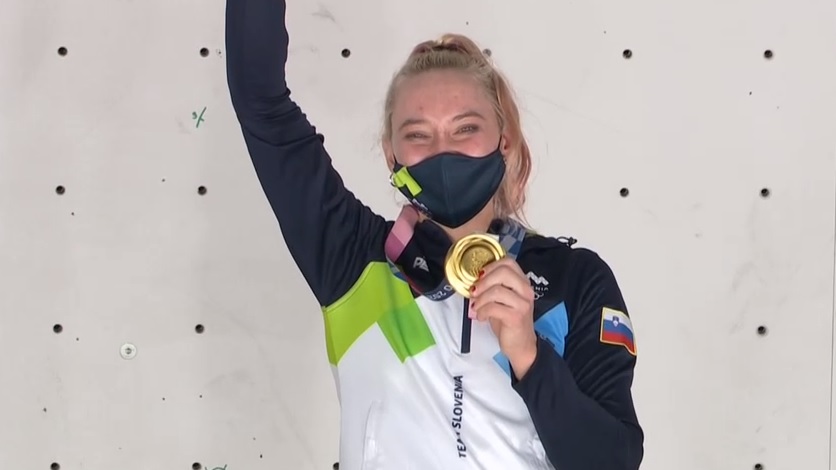 Slovenska himna je znova zadonela pod olimpijskimi krogi!

rtvslo.si/sport/oi-2020/…