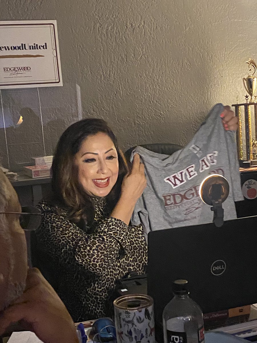 EISDofSA's tweet photo. #EISDConvocation Tag us in pics with your #GrowingGreatness shirts! ๐ https://t.co/WJHMmimuTs