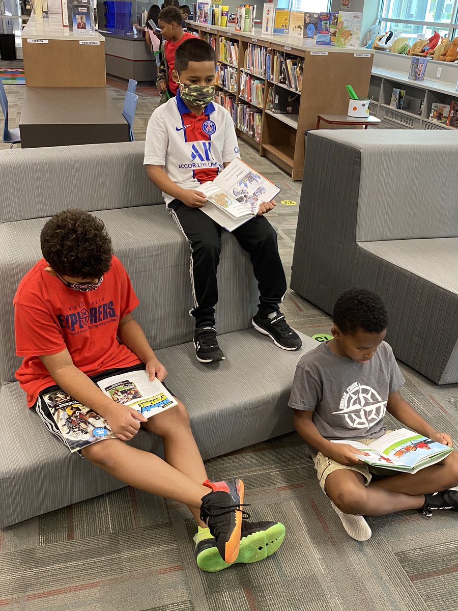 slsharp117's tweet photo. We really enjoyed ending our first week back by spending some time in the #indiancreek library! #onlyatICE #IC2122 #thirdgrade https://t.co/xRaL9s71OY