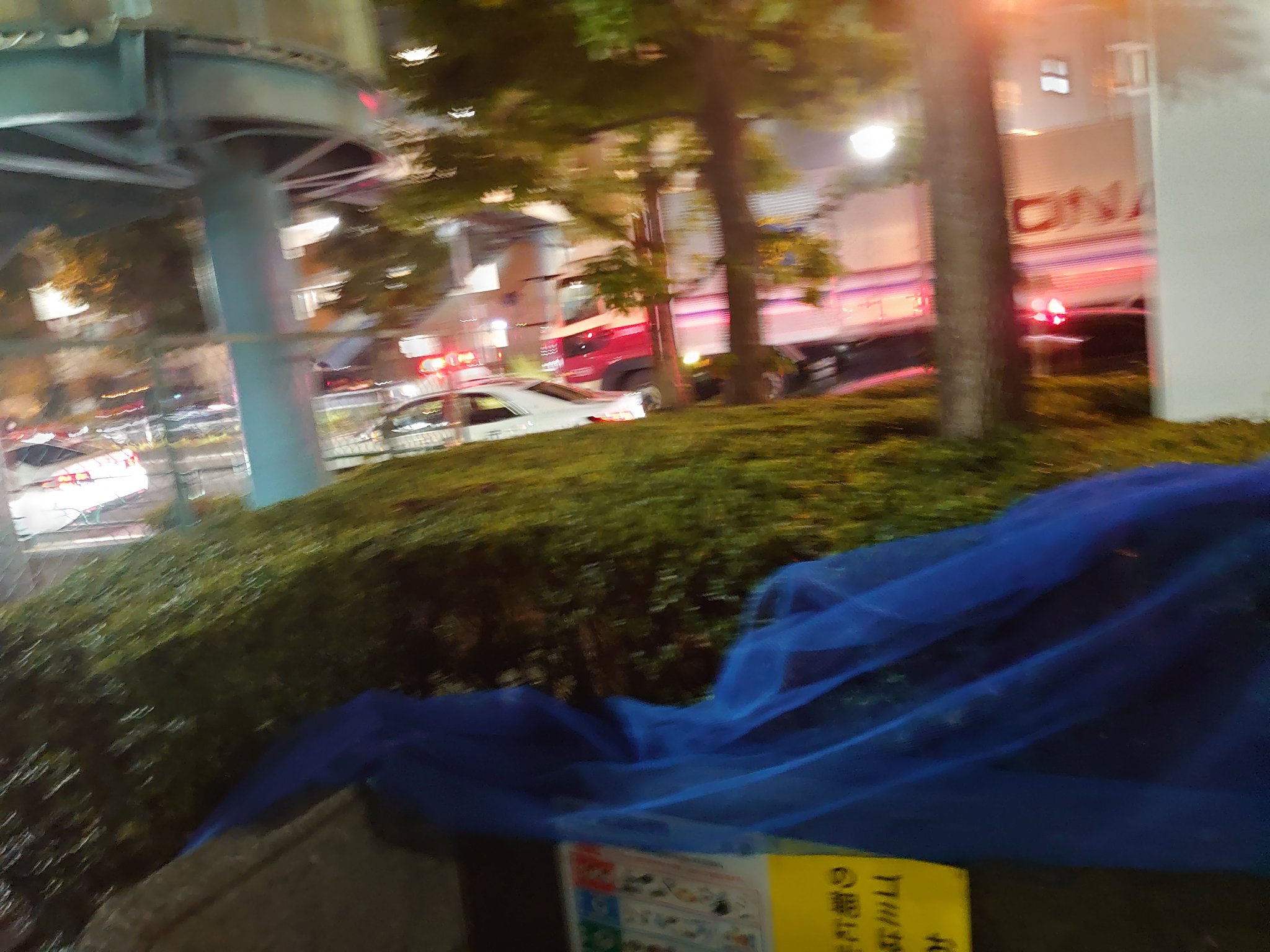 まさる 高井戸のガストの前で刃物男捕まってる パトカー10台位くらい止まってるし 警察に30人くらいおる T Co 2afqxdkmc9 Twitter