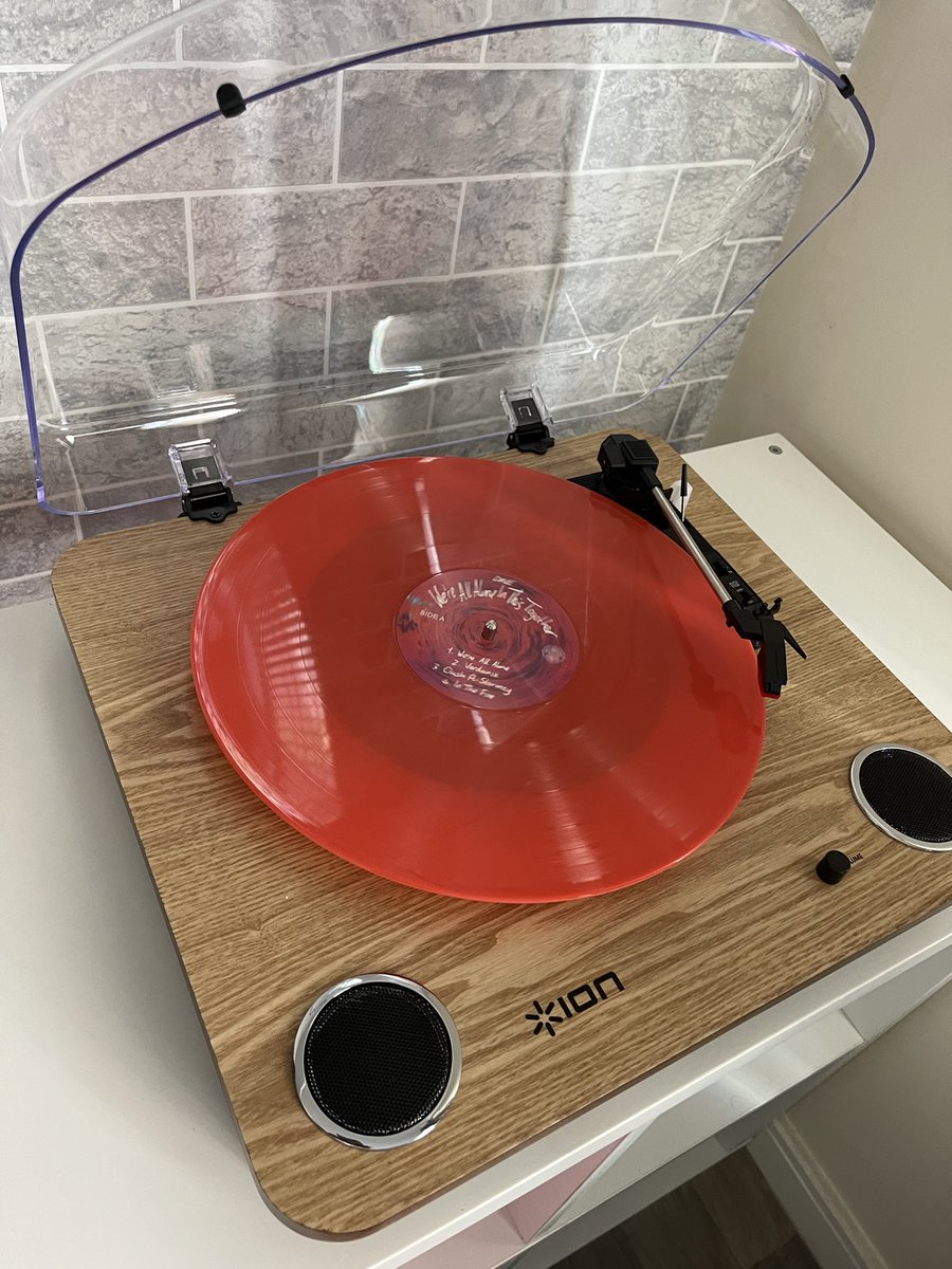 Bit of <a href="/Santandave1/">SANTAN</a> to start the weekend 😎