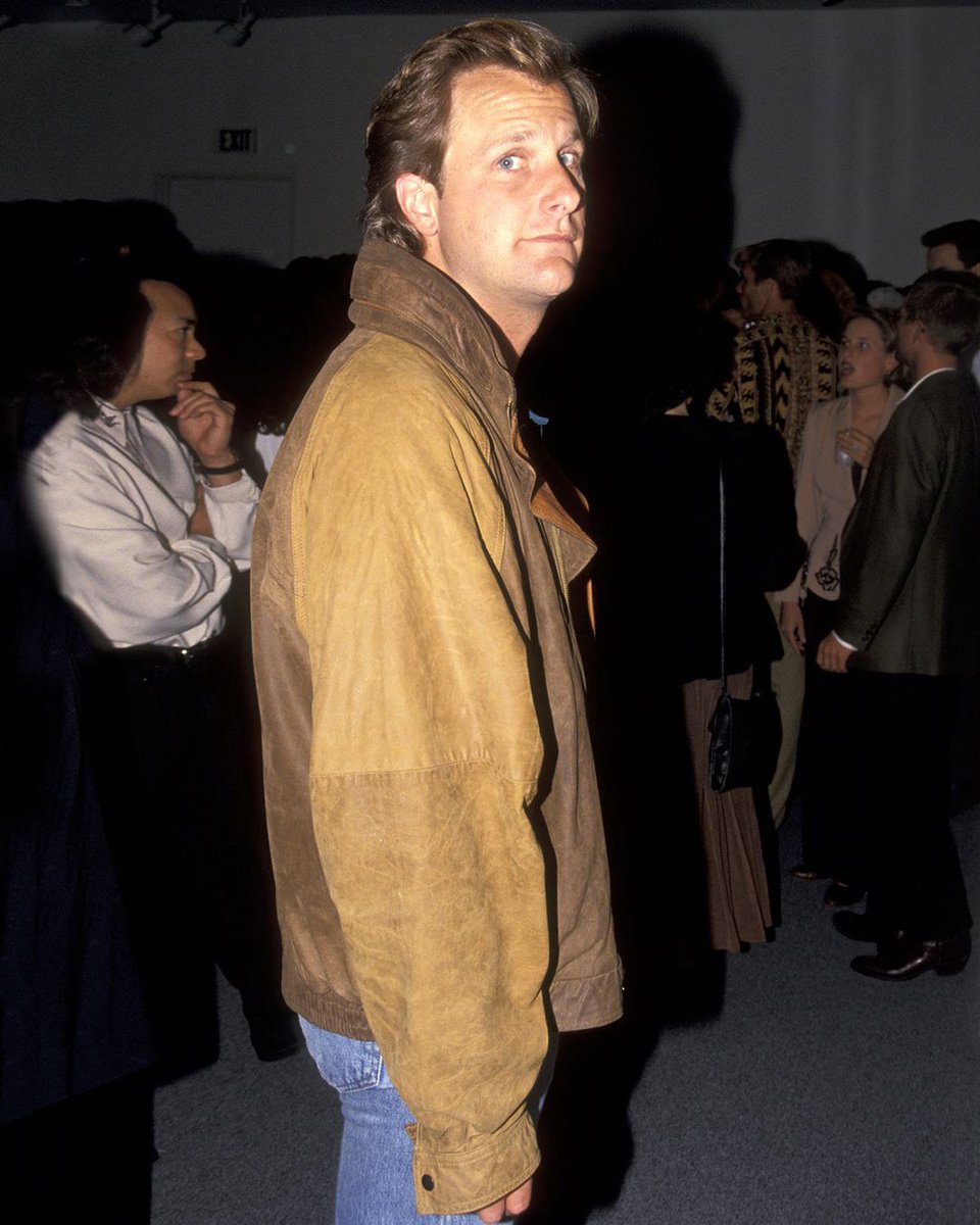 GQMagazine's tweet photo. Jeff Daniels #StyleShot https://t.co/LFCfi683pI