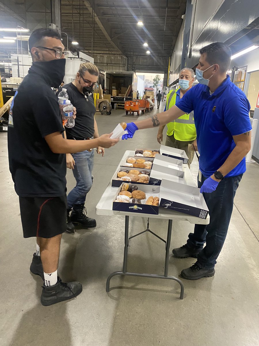 #Recognition Friday! Shout out to our #vannuyspreload West #upsers for a job well done yesterday with #ZERO misloads! 📦WAY TO GO!📦🎉🎉<a href="/itlnbuc/">Egidio DellaRip</a> <a href="/KellyDeblaere/">Kelly J. DeBlaere</a> <a href="/Safety1stUPS_VN/">Safety1st@UPS_VanNuys_Preload</a>