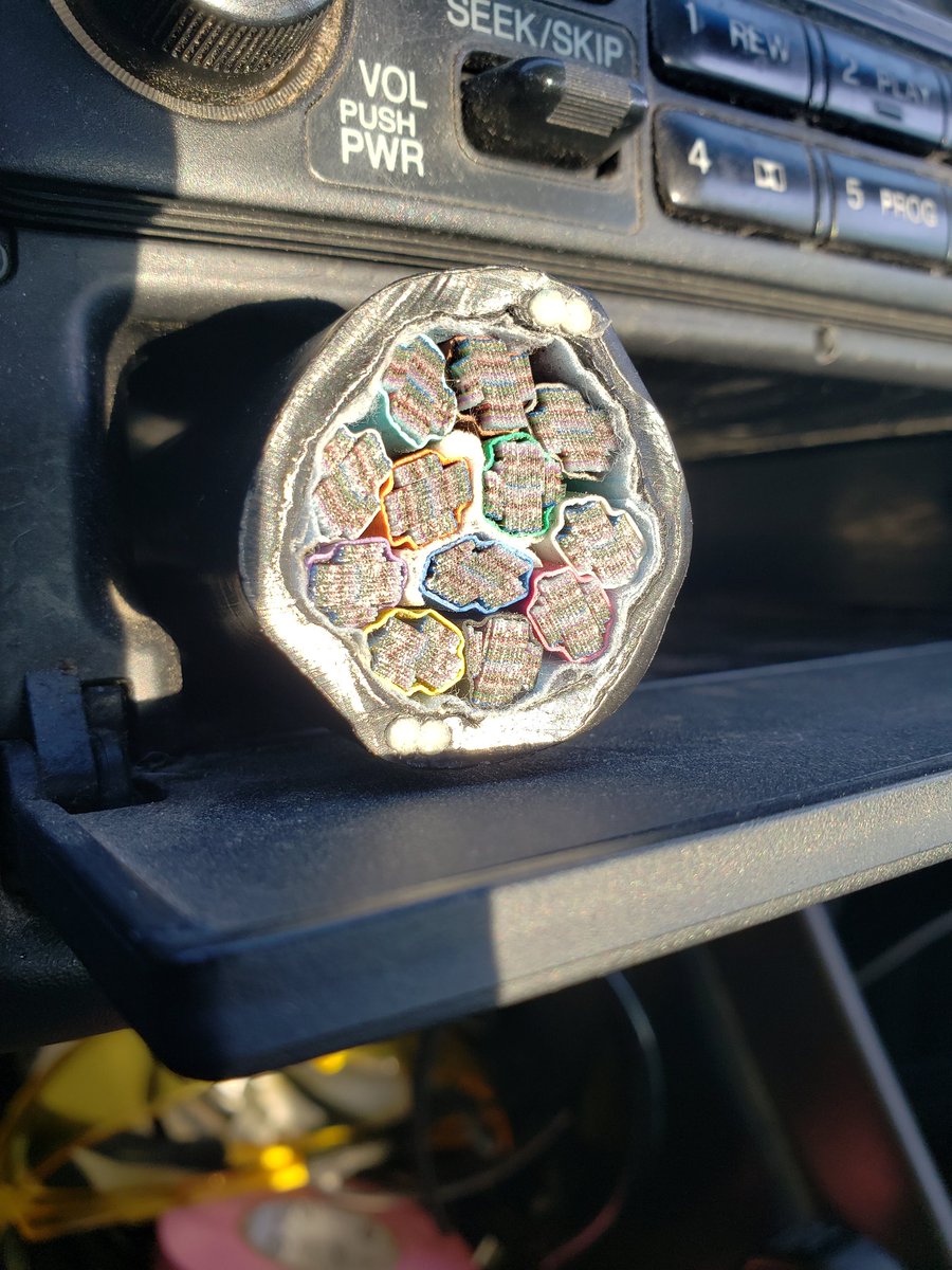 dreytonsawyer61's tweet image. How I get #money #fiberoptictechnician #tech2 #cys #microsoftdatacenter